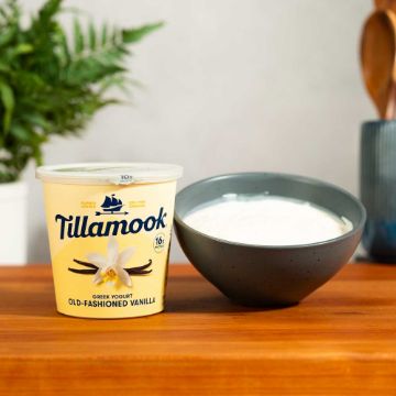 Tillamook Old Fashioned Vanilla Greek Yogurt - 24 oz