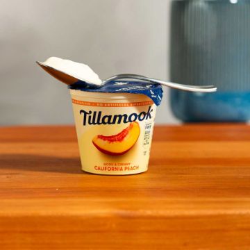 Tillamook California Peach Low Fat Yogurt - 6 oz