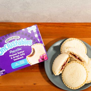 Smucker's Uncrustables Peanut Butter & Grape Jelly Sandwich - 4 pack