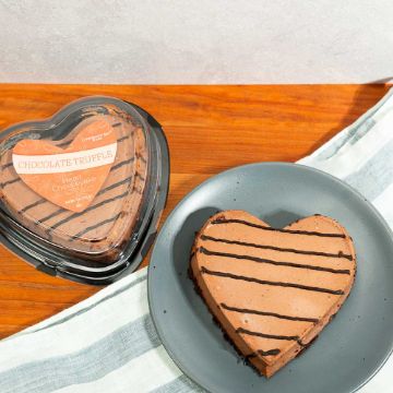 Chuckanut Bay Chocolate Heart Cheesecake - 9 oz