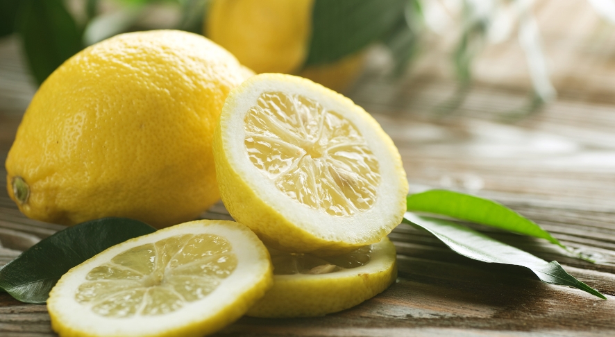 Slices of seedless lemons.